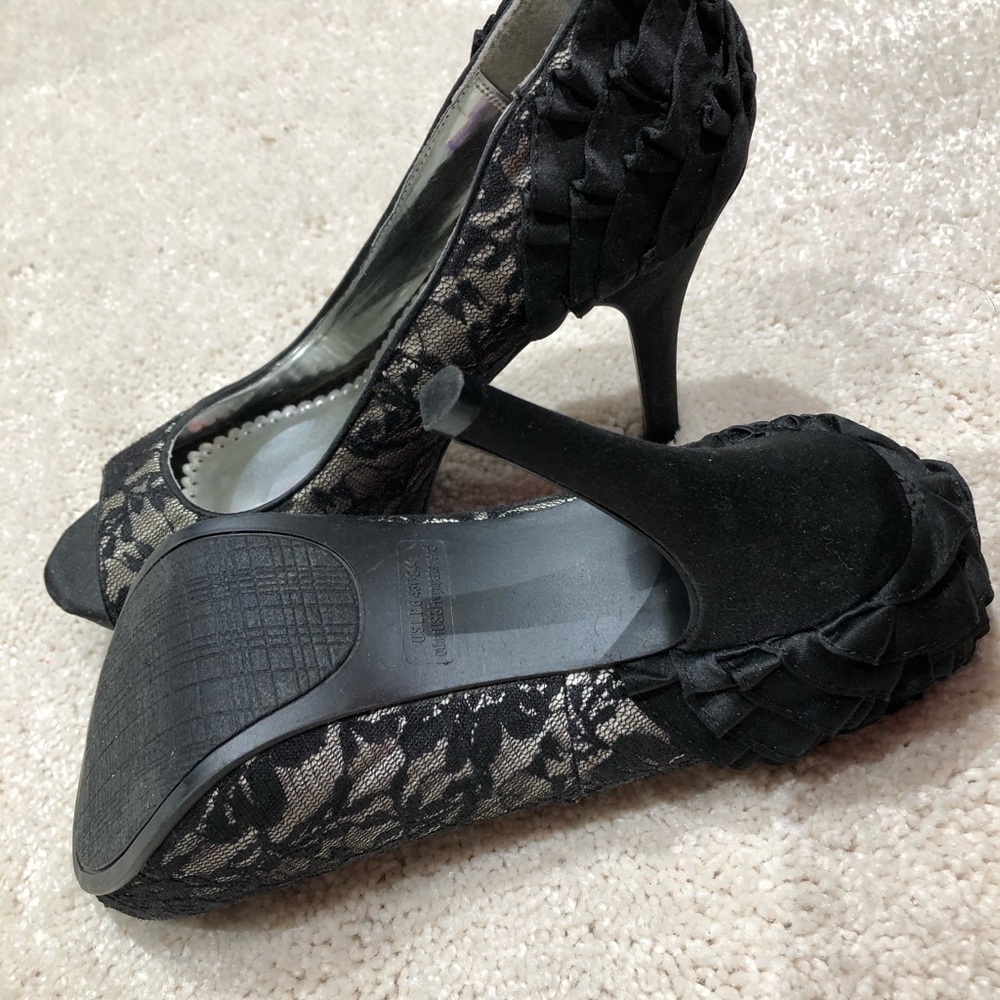 Fancy shoe - Picture 3 of 4